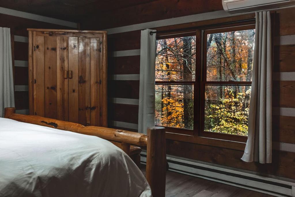 Deer Run Cabin At 36 North - Hot Tub Purlear Bagian luar foto